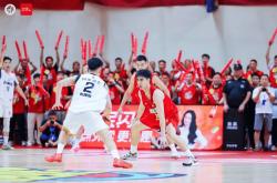 开云体育登录-篮球英雄精彩表现引发球迷狂热掌声