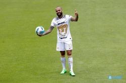 开云体育在线-阿尔维斯表现出色，成西甲新宠