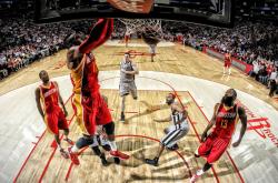 开云在线直播-赛道上的心跳瞬间，红牛二队险胜雷诺，勒克莱尔状态火热预示新王崛起？