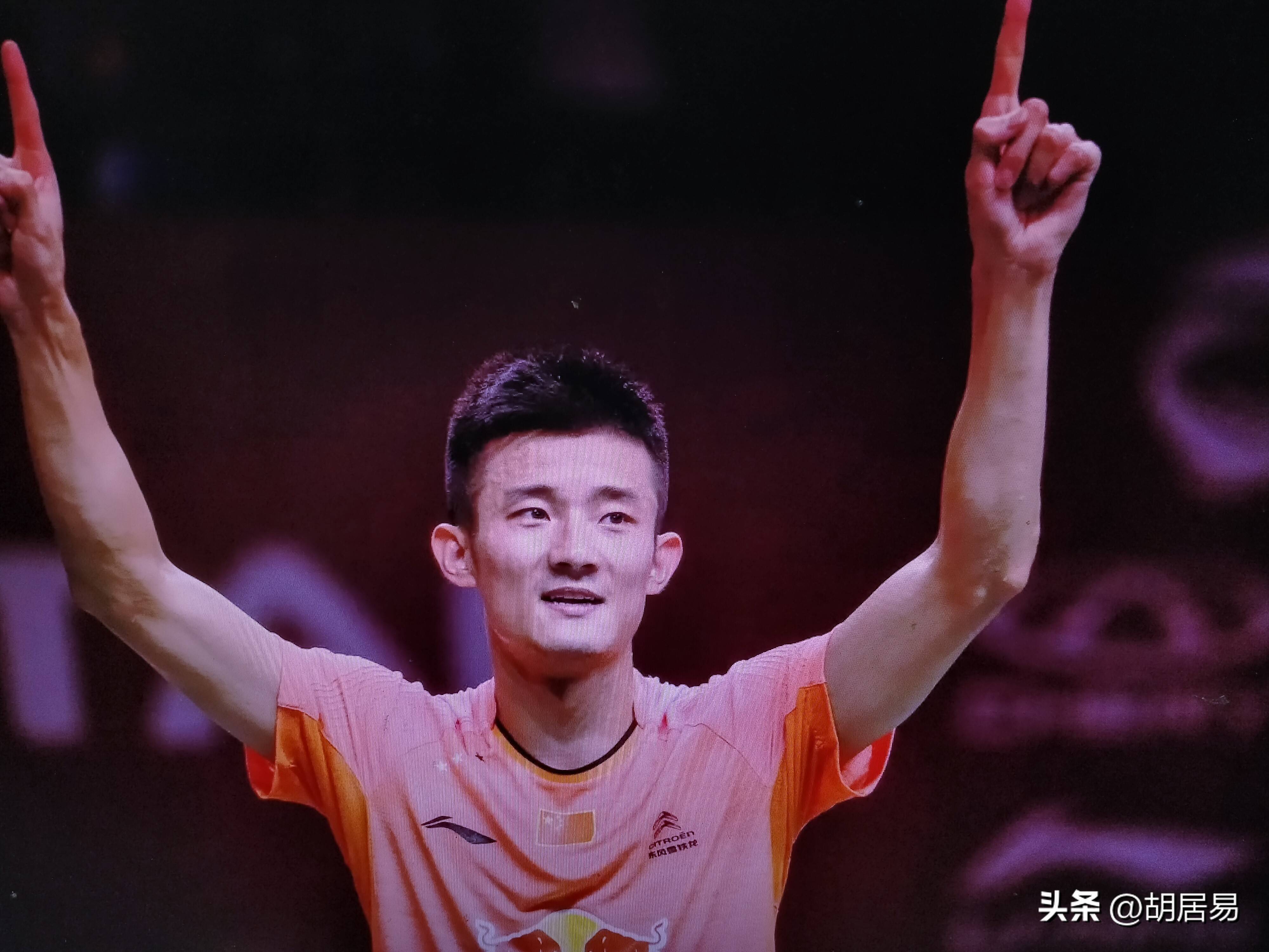 包含韩国羽毛球队险胜泰国羽毛球队，谌龙统治全场的词条