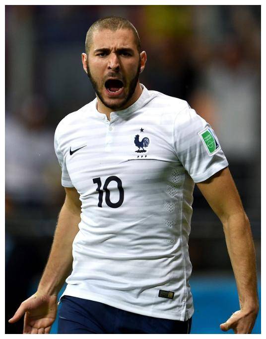 包含荷兰力克阿森纳，本泽马爆发神勇的词条