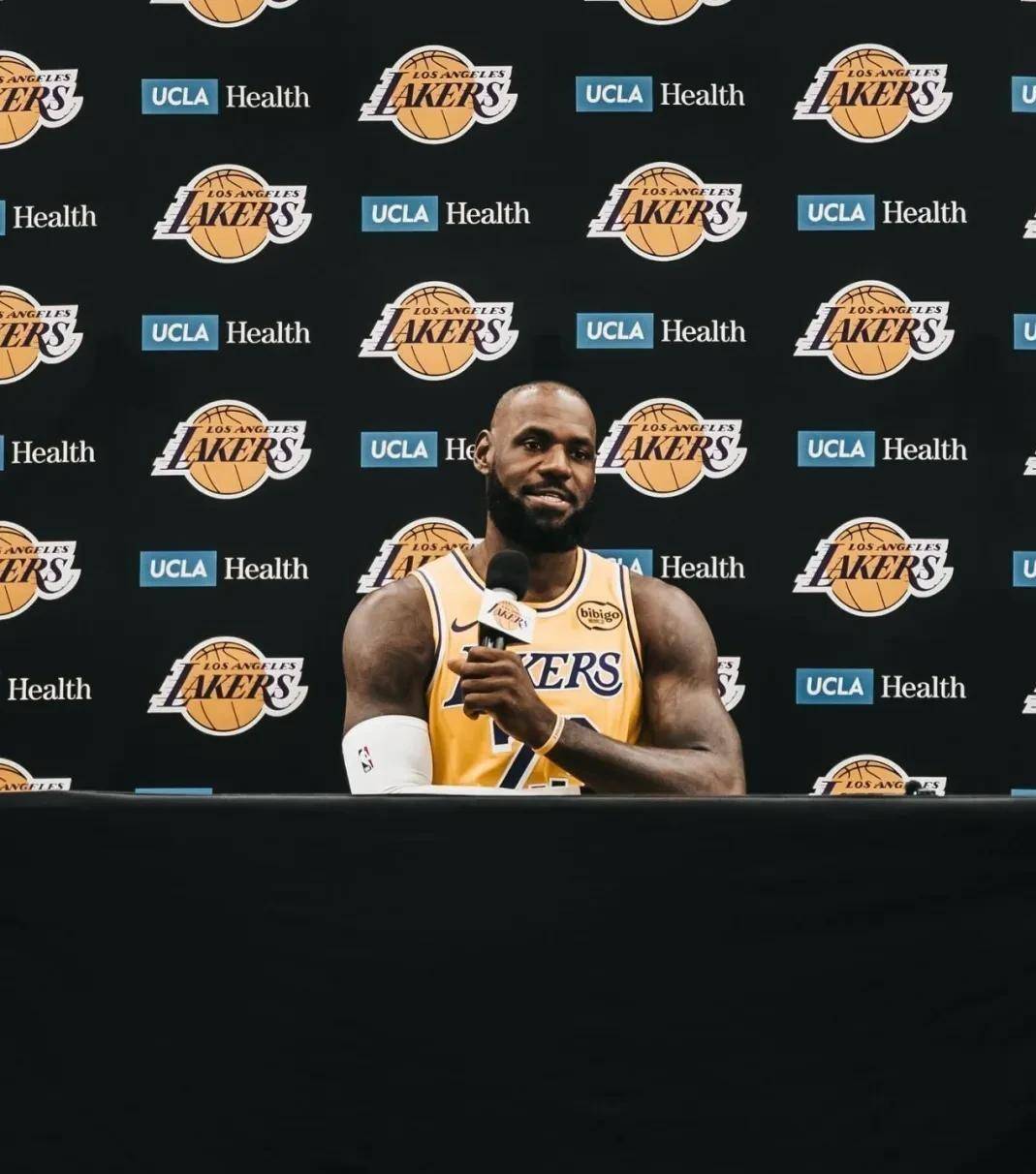 关于火箭爆冷热火，詹姆斯绝境逆转的信息