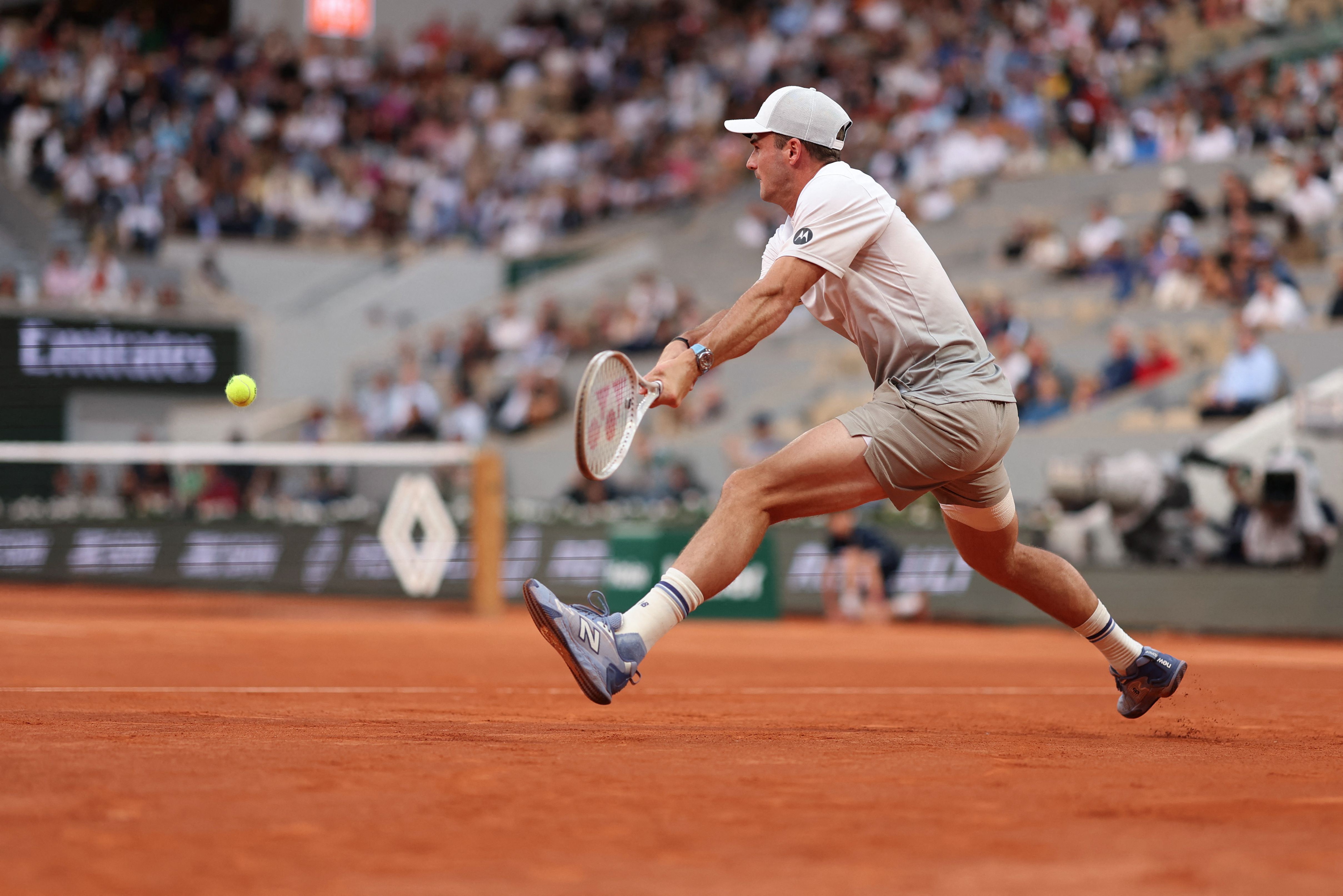 世界网球队险胜西班牙网球队，阿尔卡拉斯统治全场的简单介绍