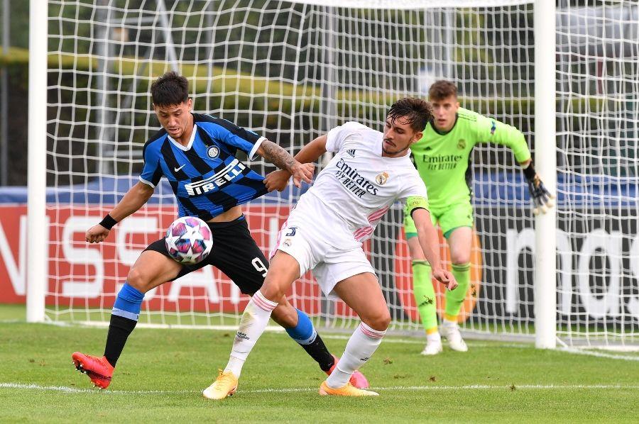 国际米兰翻盘日本,库尔图瓦扛起全队 国际米兰翻盘日本,库尔图瓦扛起全队