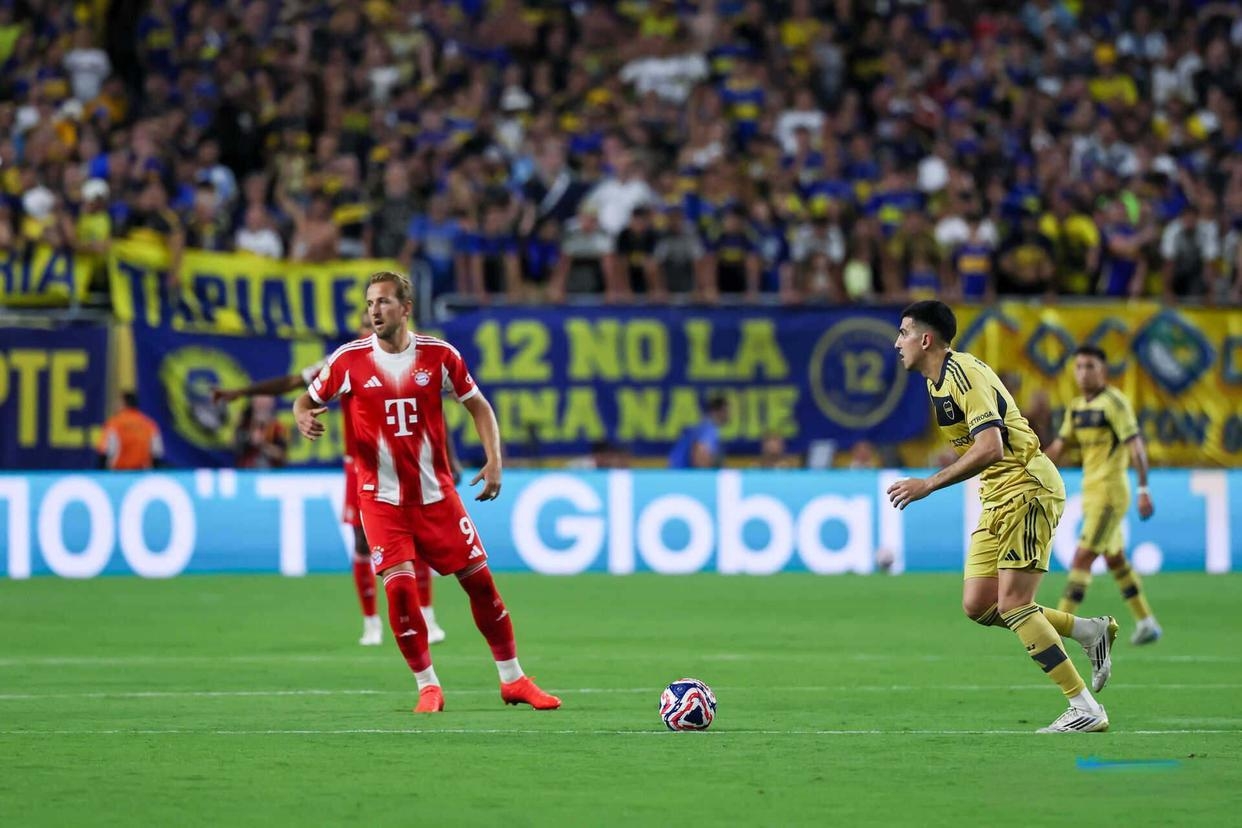 包含伯恩茅斯门将连扑三将，力保球门不失的词条