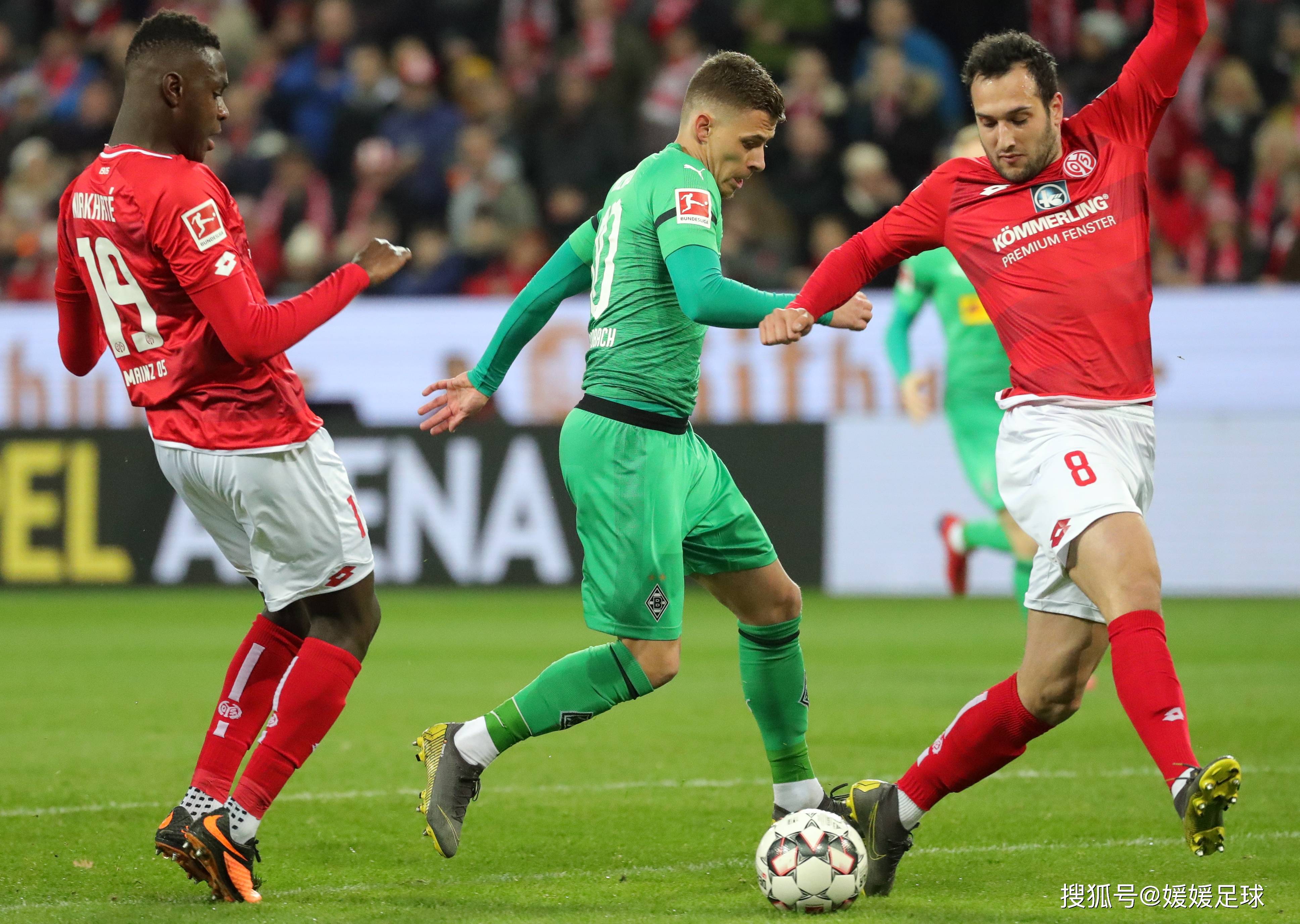 包含霍芬海姆客场险胜，喜获两连胜的词条