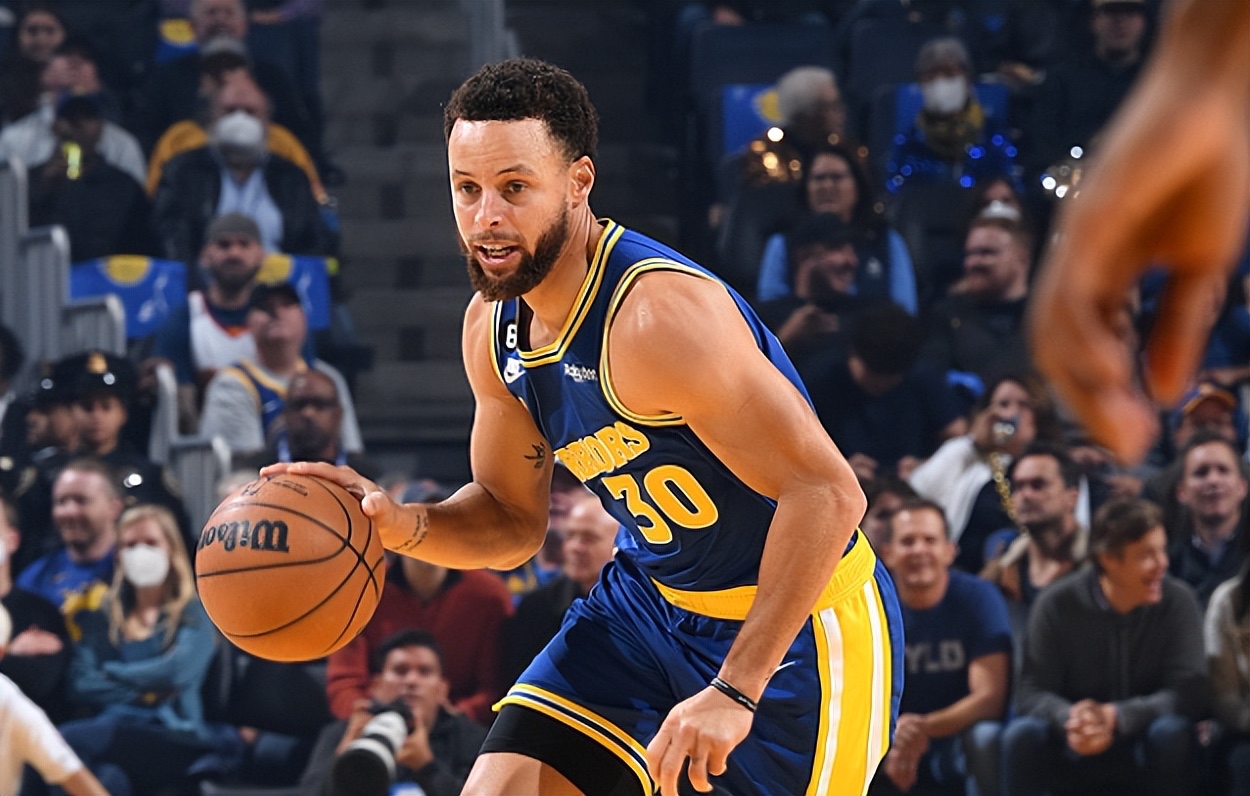 四川队轻取山东队，塔图姆点燃赛场