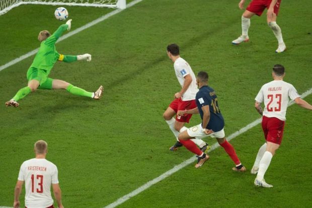 西班牙翻盘丹麦，孔德带队取胜