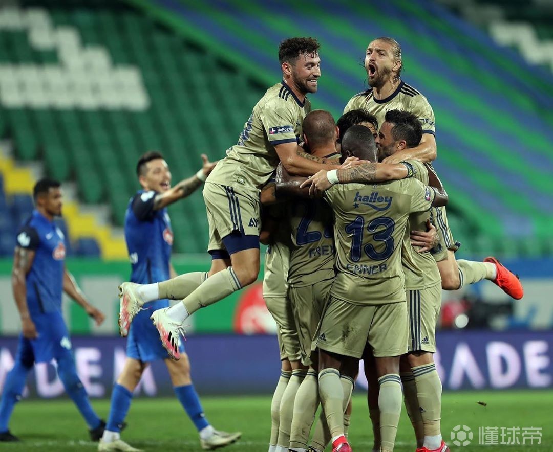 沙尔克前锋独中两元，助球队取胜