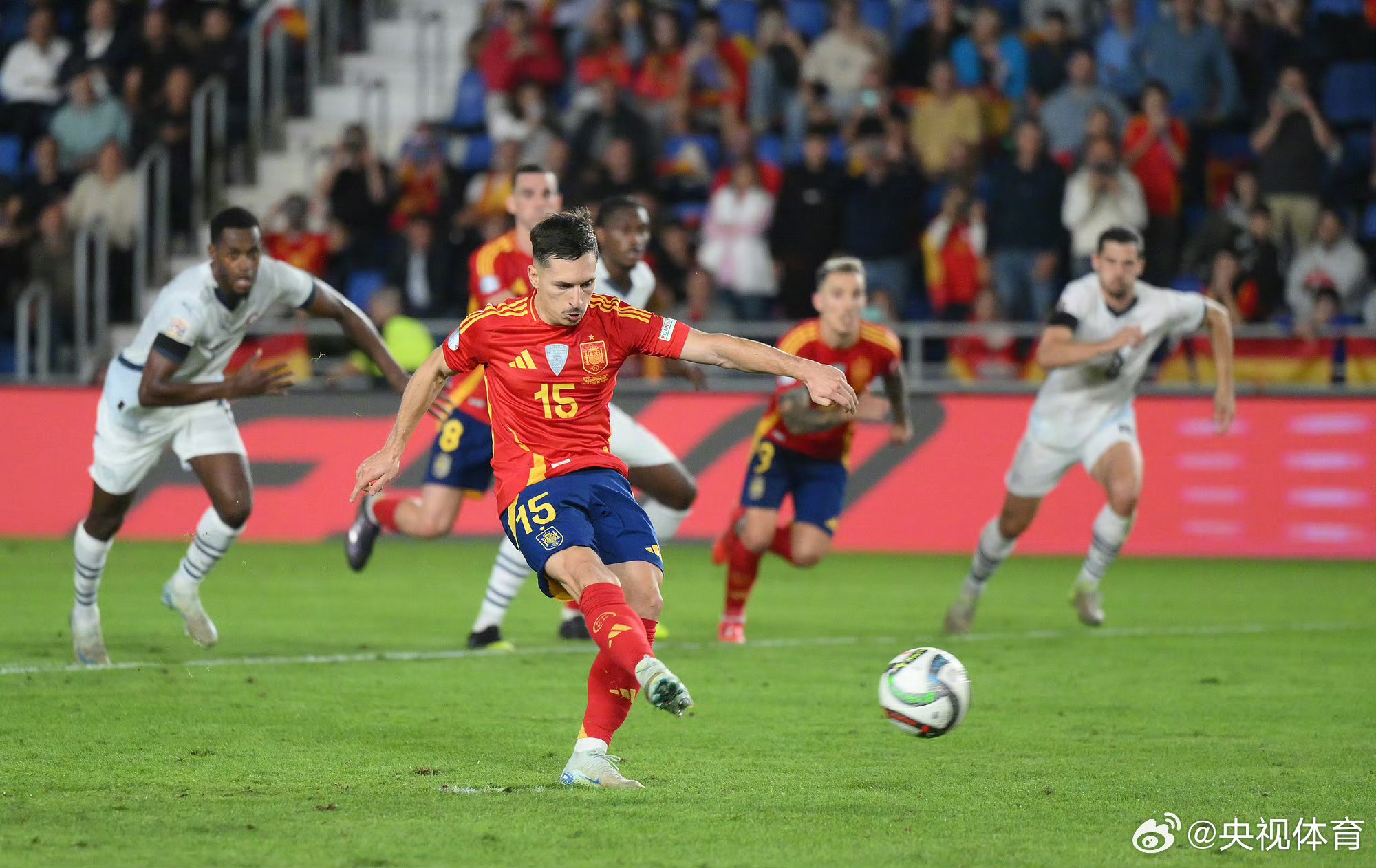 英格兰队险胜瑞典，成功晋级国际足联半决赛