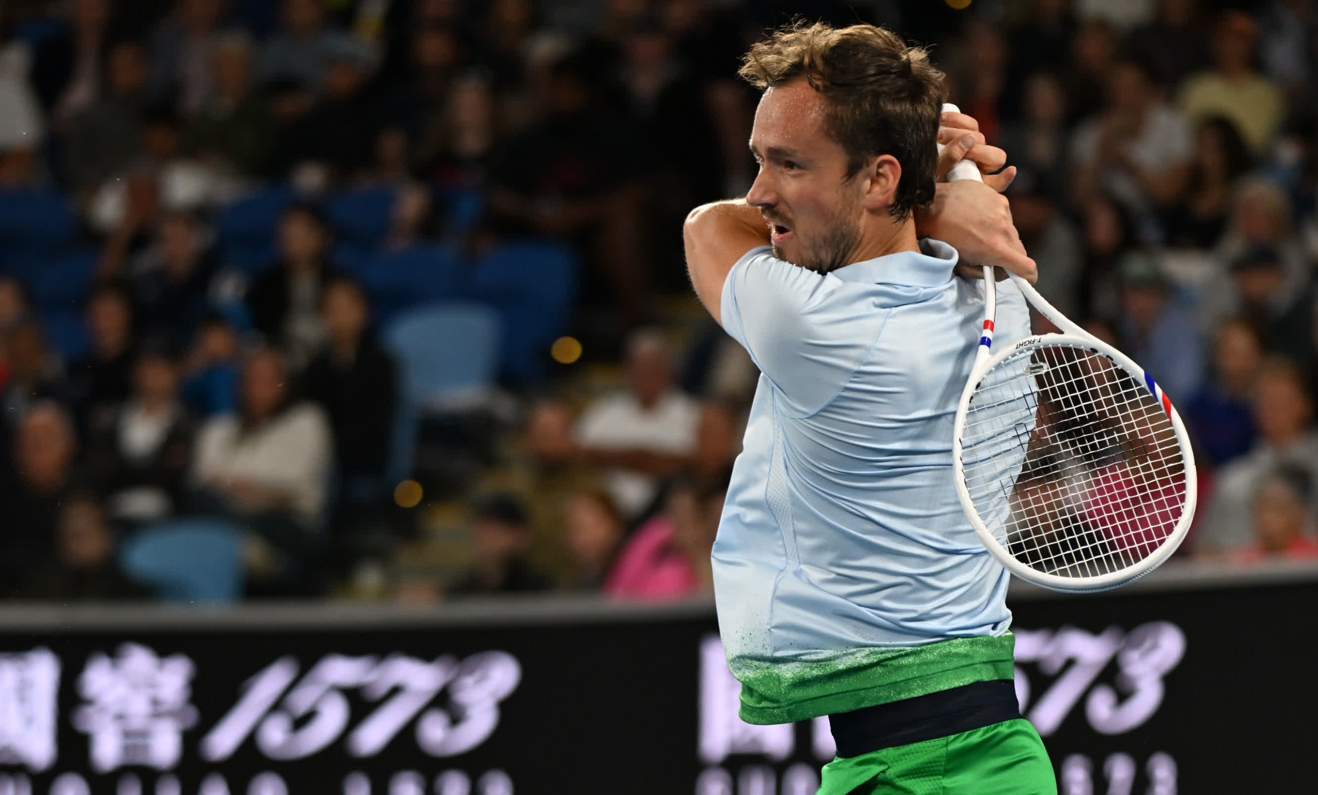 澳大利亚网球队横扫西班牙网球队,梅德韦杰夫制霸全场的简单介绍 澳大利亚网球队横扫西班牙网球队,梅德韦杰夫制霸全场的简单介绍