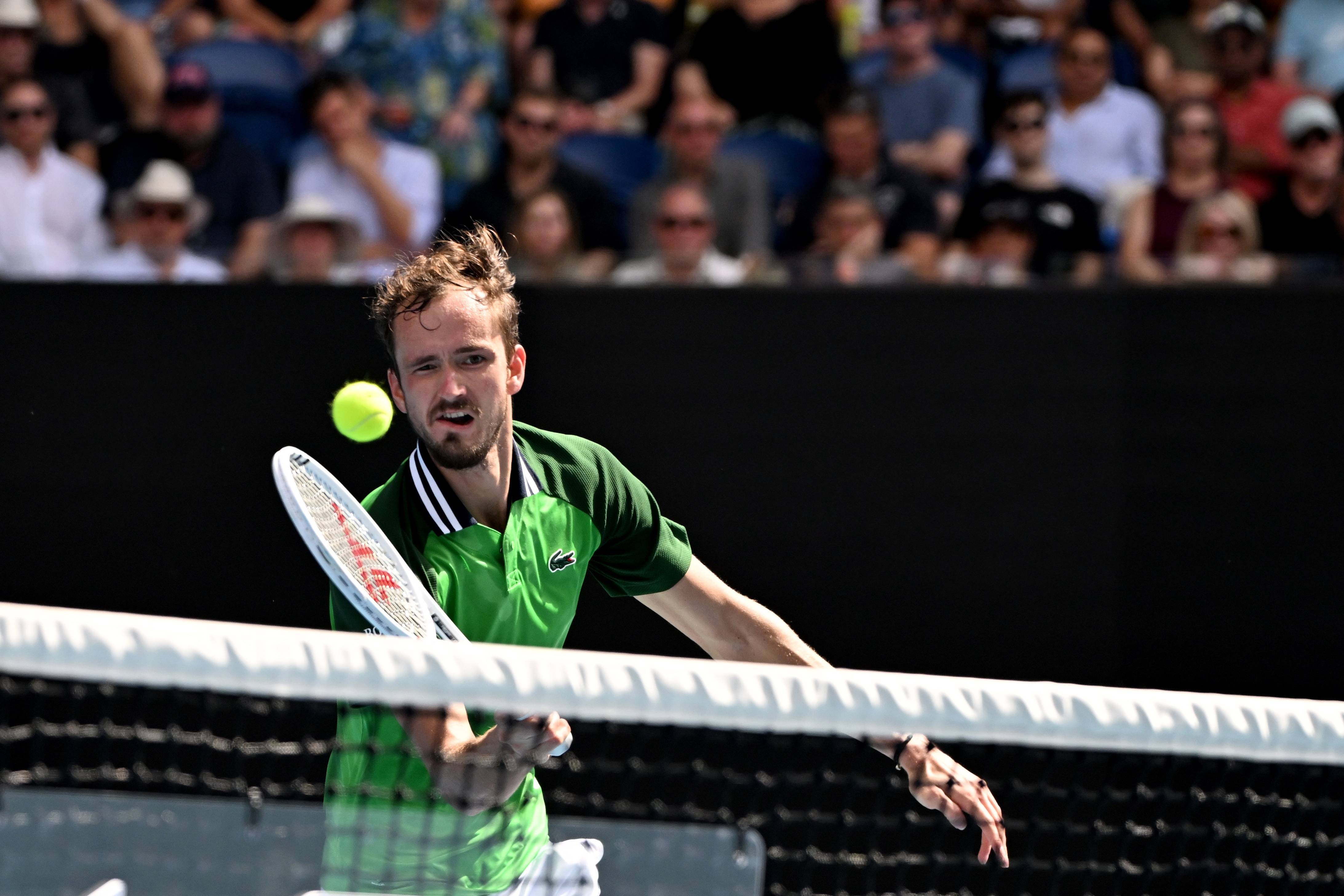 澳大利亚网球队横扫西班牙网球队,梅德韦杰夫制霸全场的简单介绍 澳大利亚网球队横扫西班牙网球队,梅德韦杰夫制霸全场的简单介绍