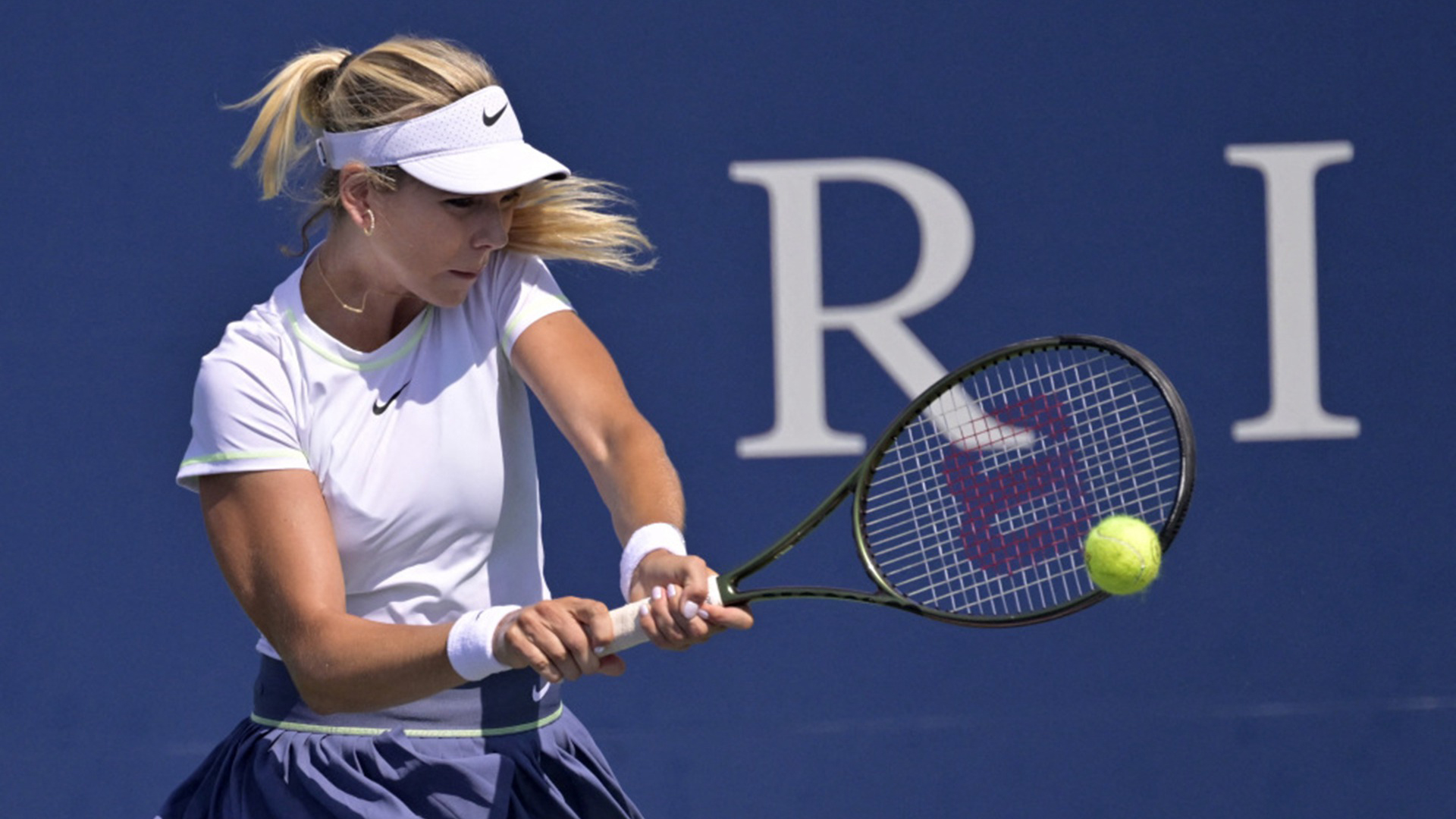 意大利网球队强势日本网球队，兹维列夫三分雨点燃全场的简单介绍