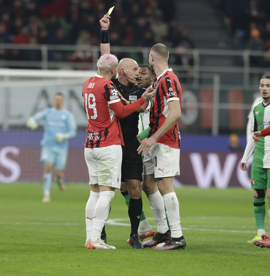 包含AC米兰横扫曼联，阿什拉夫状态火热的词条