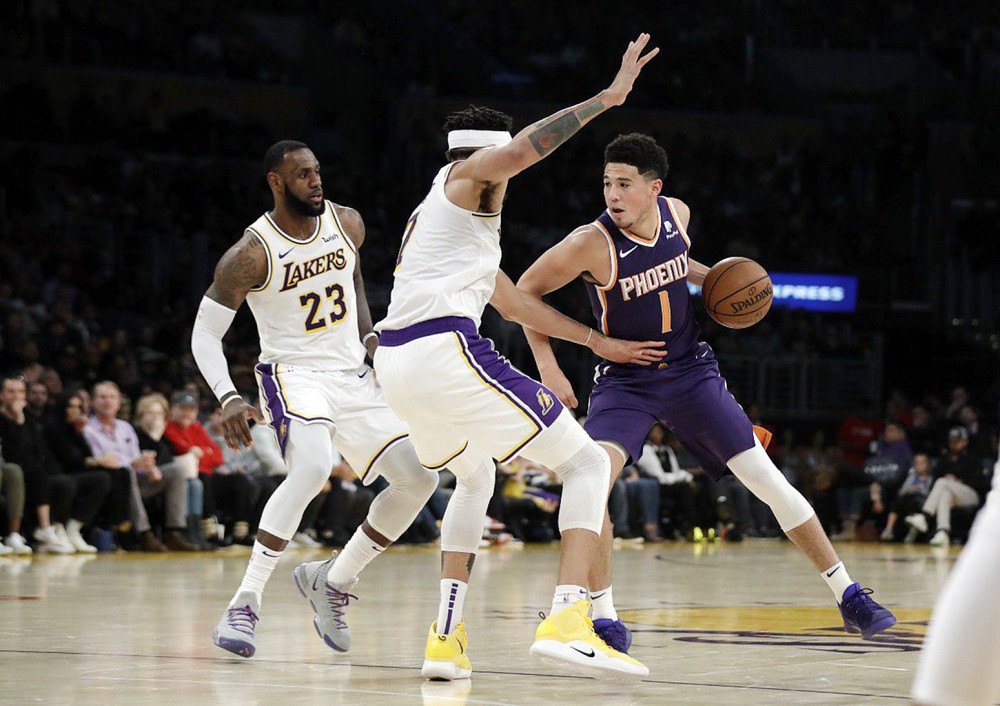 关于福建队碾压湖人，拉文统治全场的信息