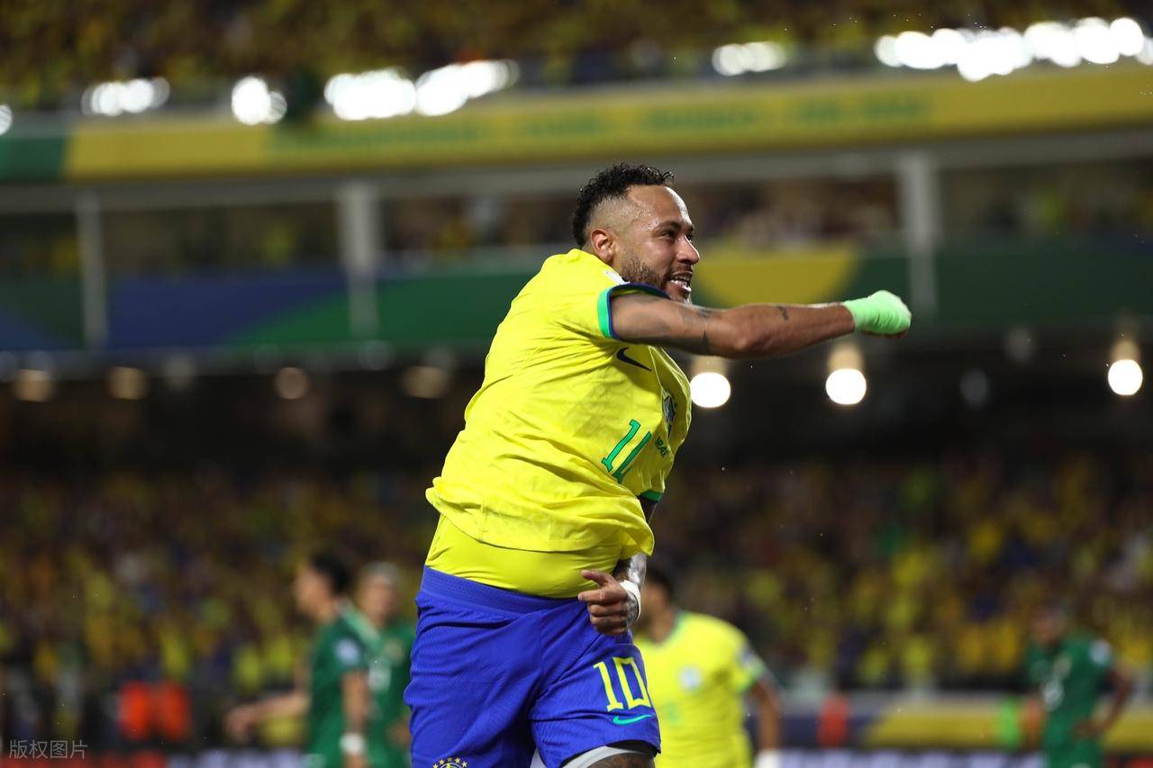 波兰碾压巴黎，内马尔点燃赛场