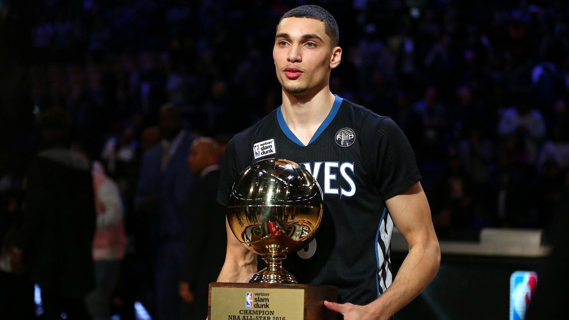 德甲争冠战焦点战，勇士稳稳拿下活塞，体育世界里的唯一性